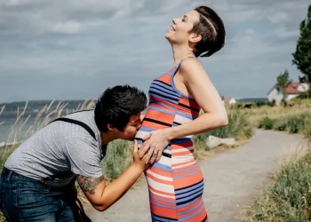 How Do IVF Treatments Get You Pregnant